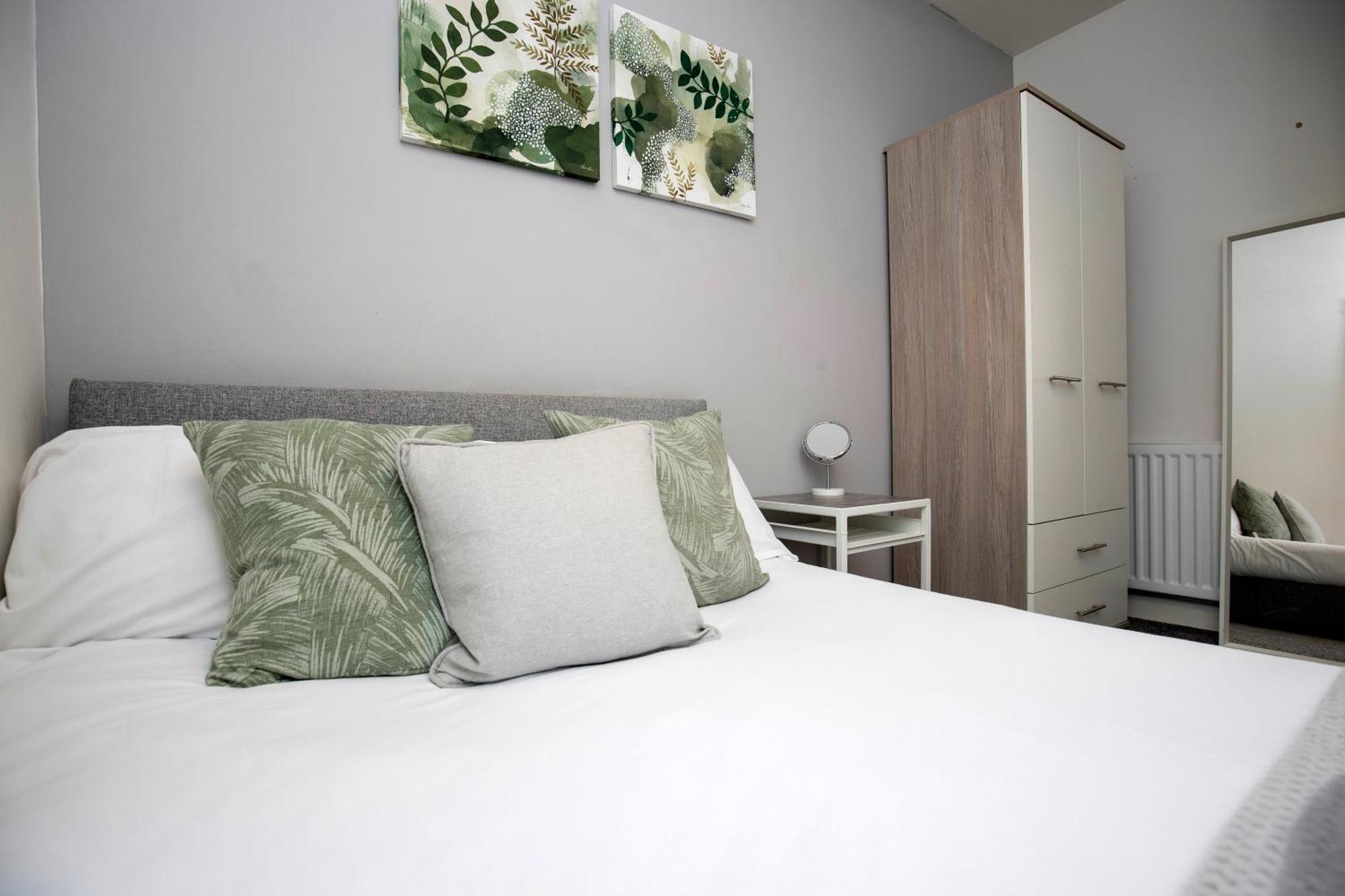 Quiet And Comfy House With 2 Bedrooms And 2 Bathrooms Super Fast Wifi And Crisp Hotel Standard White Linen Hosted By Our Home Short Stays Darlington  Eksteriør billede