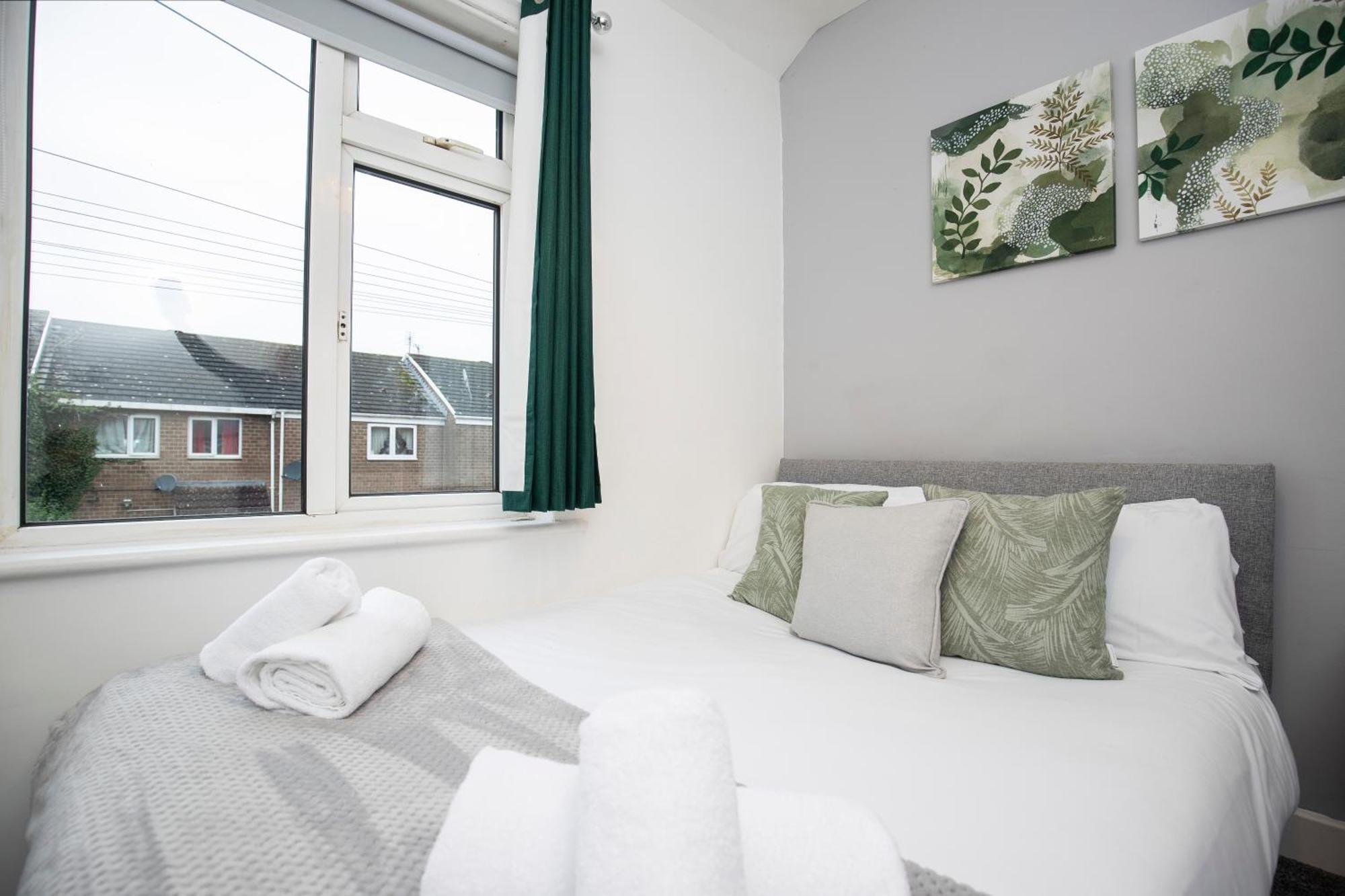 Quiet And Comfy House With 2 Bedrooms And 2 Bathrooms Super Fast Wifi And Crisp Hotel Standard White Linen Hosted By Our Home Short Stays Darlington  Eksteriør billede