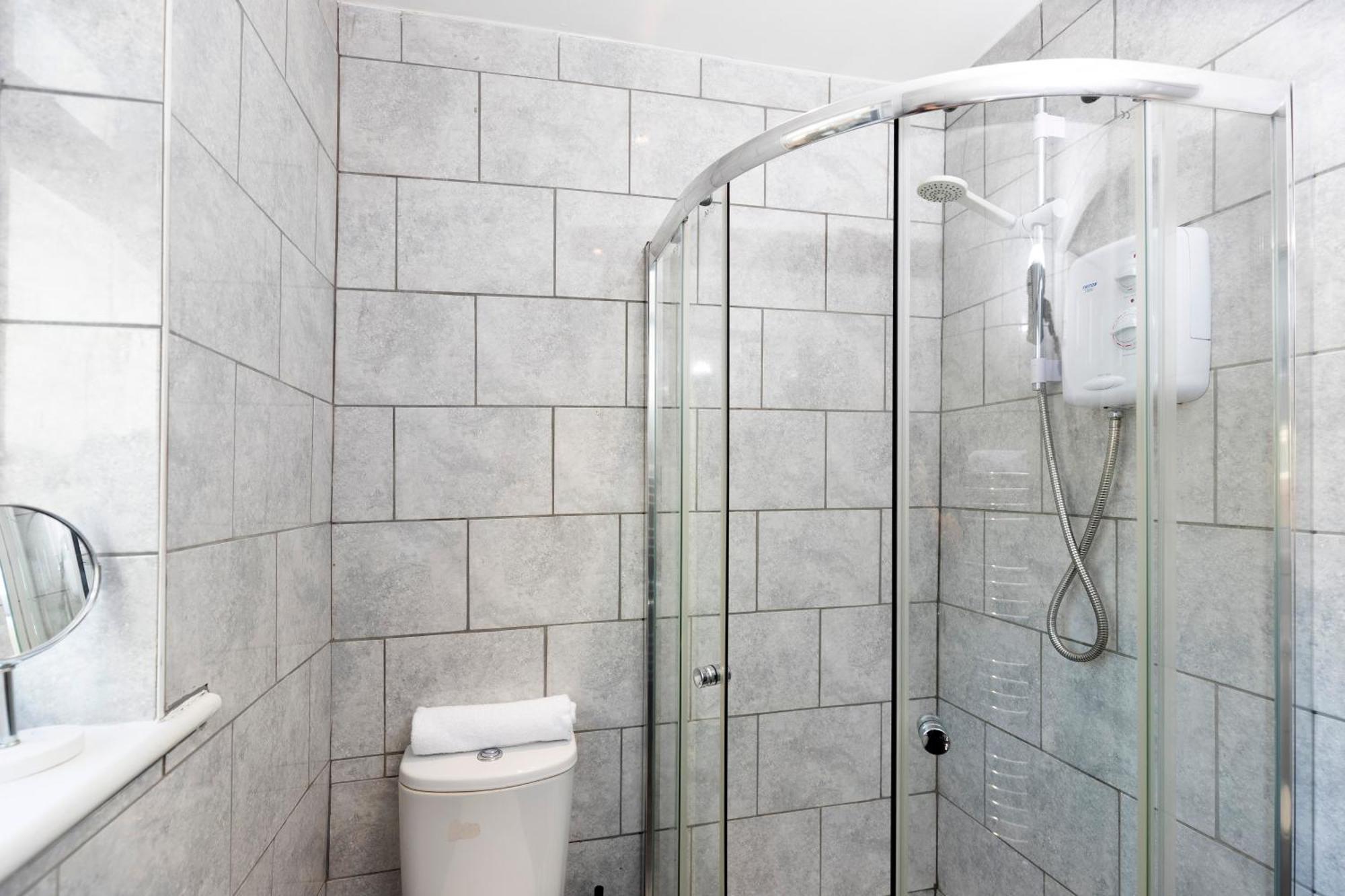 Quiet And Comfy House With 2 Bedrooms And 2 Bathrooms Super Fast Wifi And Crisp Hotel Standard White Linen Hosted By Our Home Short Stays Darlington  Eksteriør billede